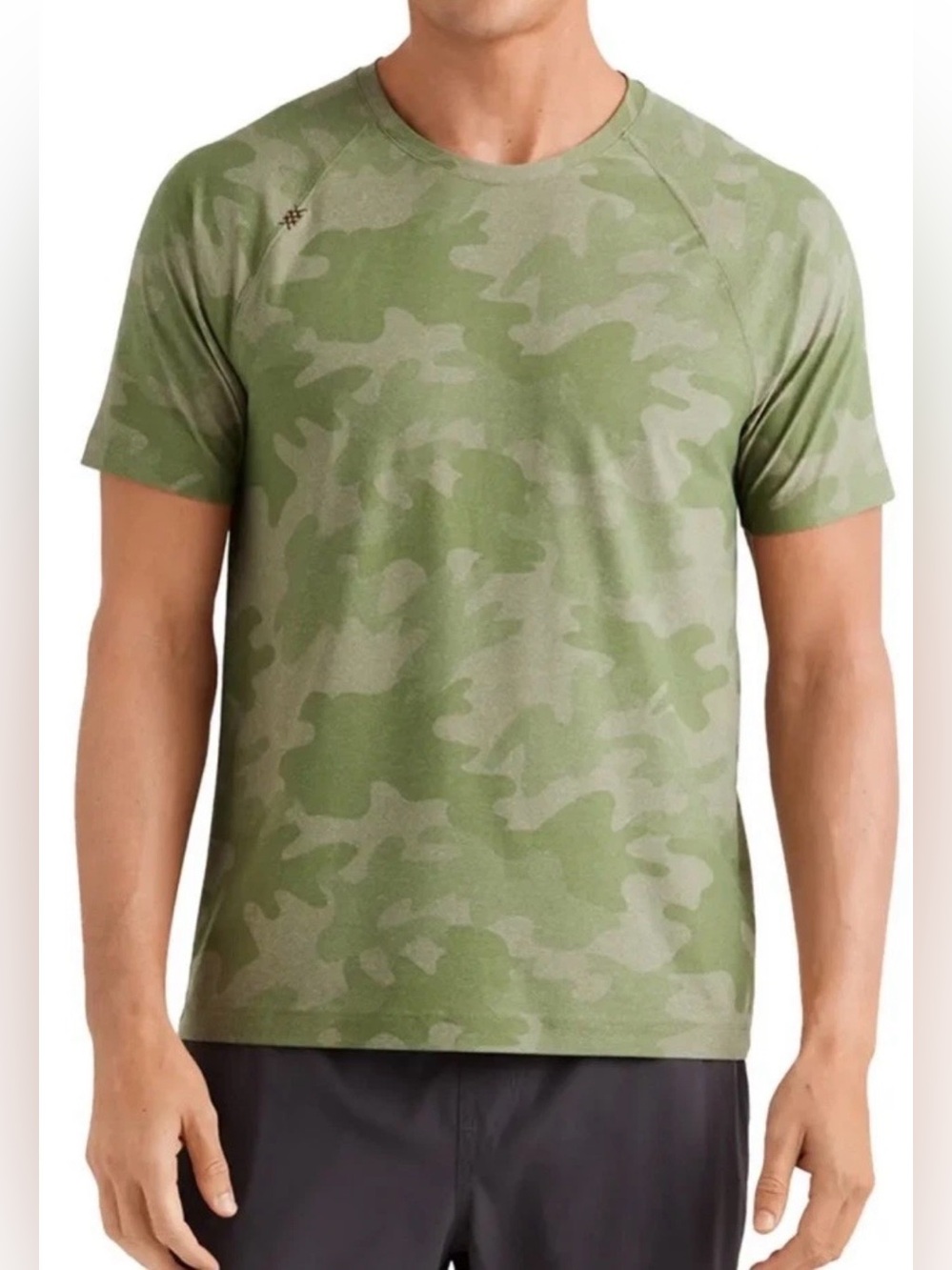 Rhone Mens Performance Shirt Size XL Green Camo Lightweight Activewear